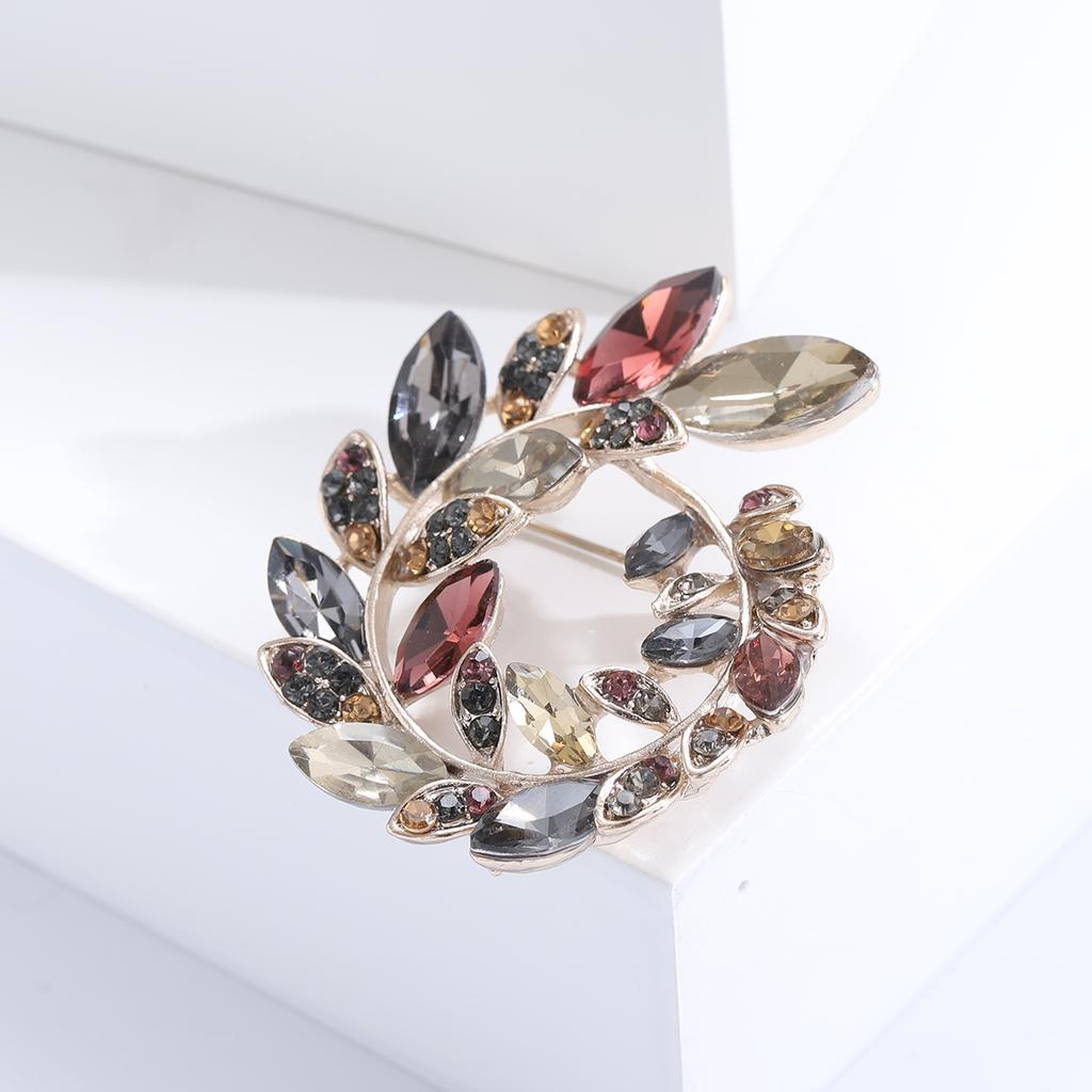 Exquisite High End Glass Crystal Wheat Ear Wreath Brooch Women'S Suit Suit Accessories Elegant Temperament Retro Corsage