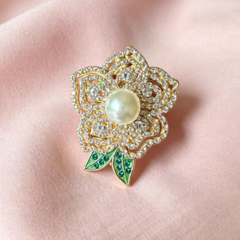 Trendy New Flowers Women Brooch Luxurious High-End Floral Pearl Pins Fashion Female Party Coat Dress Scarf Accessories Jewelry
