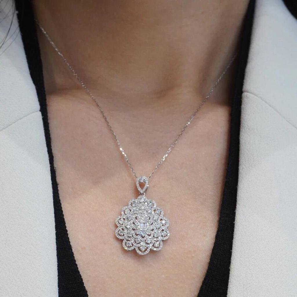 Exquisite Floral Cluster Pendant Necklace for Women Luxury Vintage Formal Neck Jewelry