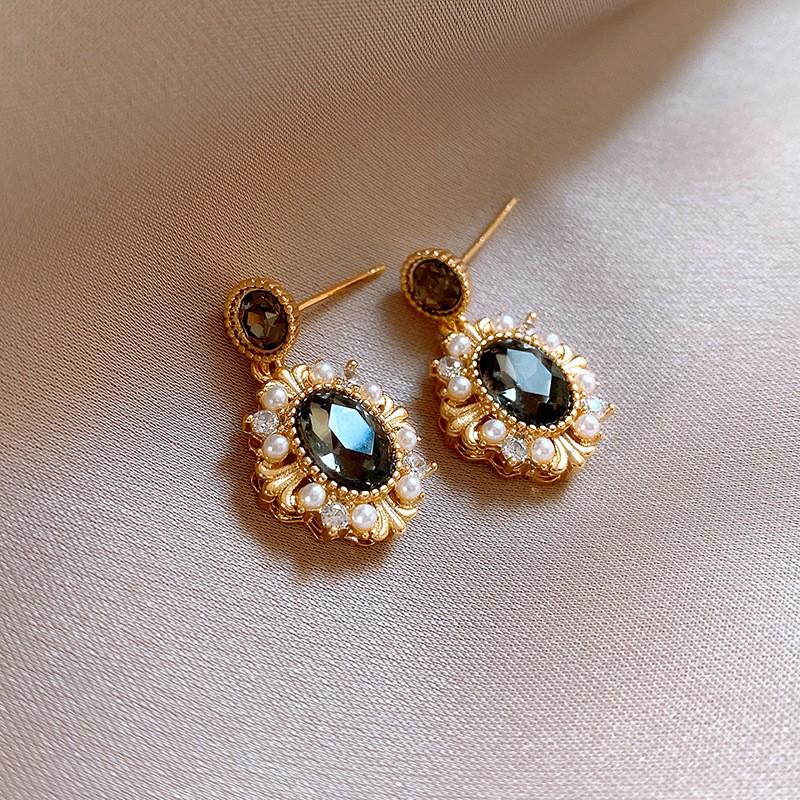 

Европейские и американские серьги-пусеты с геометрическим дизайном в виде цветка из зеленого циркона – Роскошный, универсальный дизайн