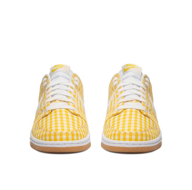 Nike DZ2777-700 Yellow Sneakers