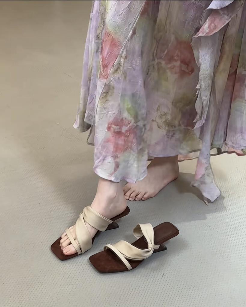 Temperament square head with cool slippers women wear wedge heel slippers versatile with skirt sandals