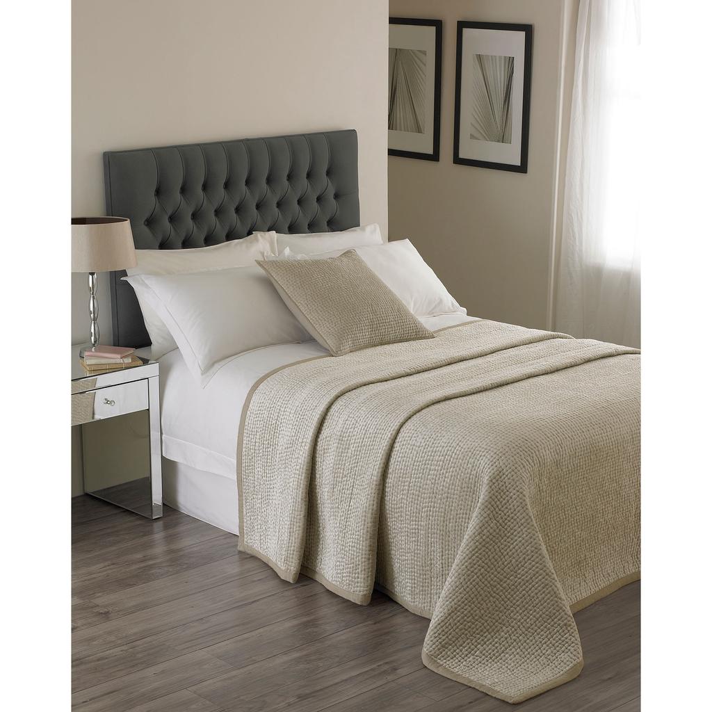 Riva Home Brooklands Bedspread