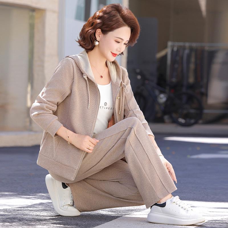 Damen Hoody Sportswear Set gegen das Altern - Lässige Frühjahrs-/Herbstmode für Mütter mittleren Alters und ältere Mütter