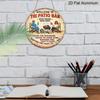 2D Flat, 1pc Round Aluminum Hanging Sign, "Welcome To The Patio Bar" Retro Metal Wall Plaque, Vintage BBQ & Friends Drinking Design, Ideal for