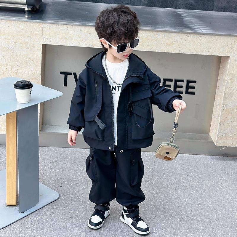 Boys' Red Autumn Casual Sports Suit 2025: Fashionable and Handsome Baby Two-Piece Set