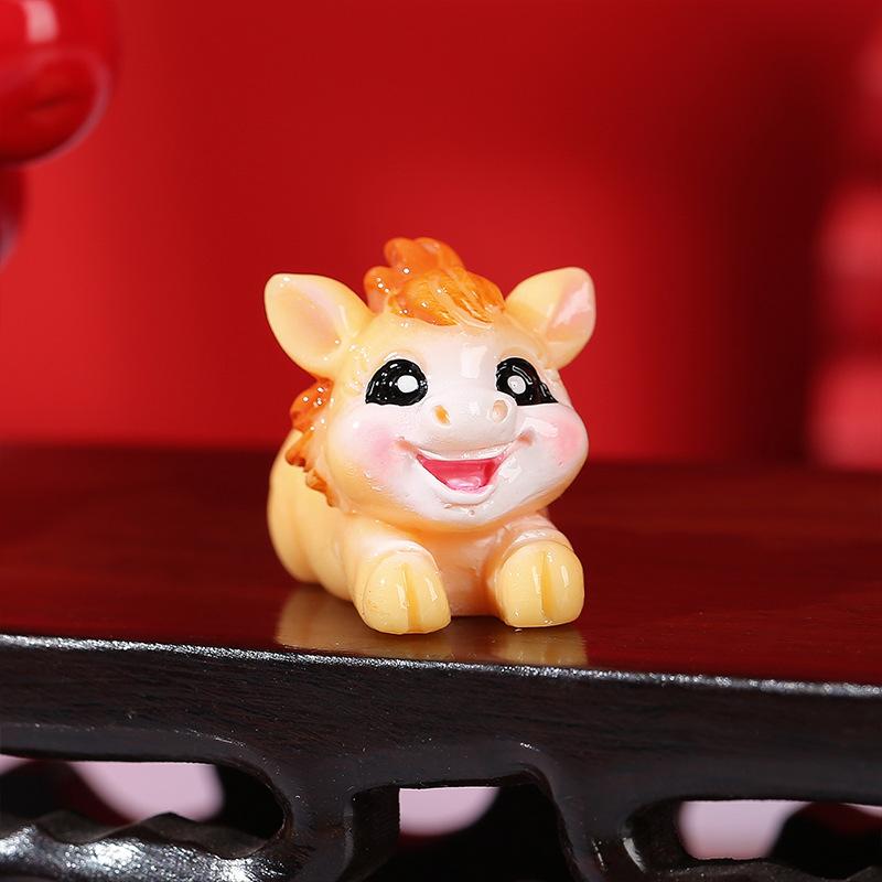 Pack of 1/2 Lifelike Chinese Zodiac Horse Ornaments, 2026 Resin Miniature Mascot Figures