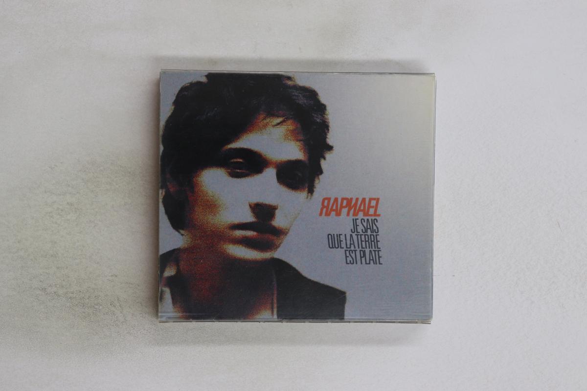 

CD RAPHAEL Je Sais Que La Terre Est Plate 5099952219023 DELABEL 2008 France Pop Used