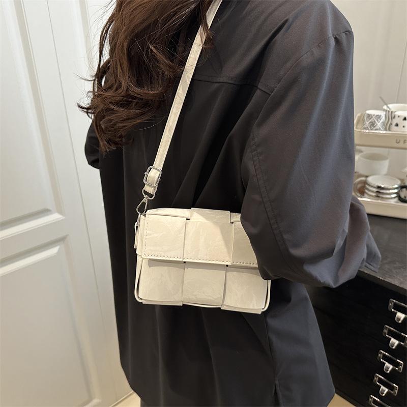 Women's Bag 2025 New Trendy High-end Fashion Versatile Shoulder Messenger Bag Autumn and Winter Woven Portable Small Square Bag