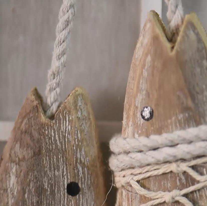 

1 Pair Hand Carved Hanging Marine Coastal Wooden Fish Wall Sculptures DIY Home Room Nautical Decor Decorations Ornament CN