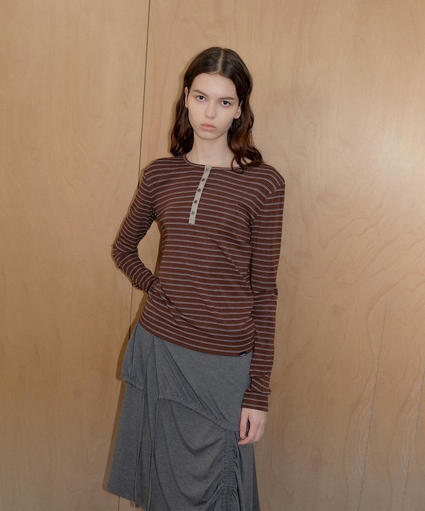 SYMMETRICPERCENT Striped Henley Neck Top / Brown