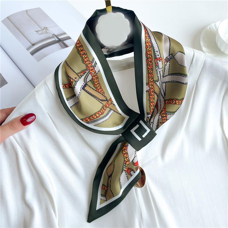 Luxusmarke Pferde-Print Schmaler Halstuch-Schal für Damen Satinseide Bänder Bandana Damen Krawatte Handgelenkwickel Schal Echarpe