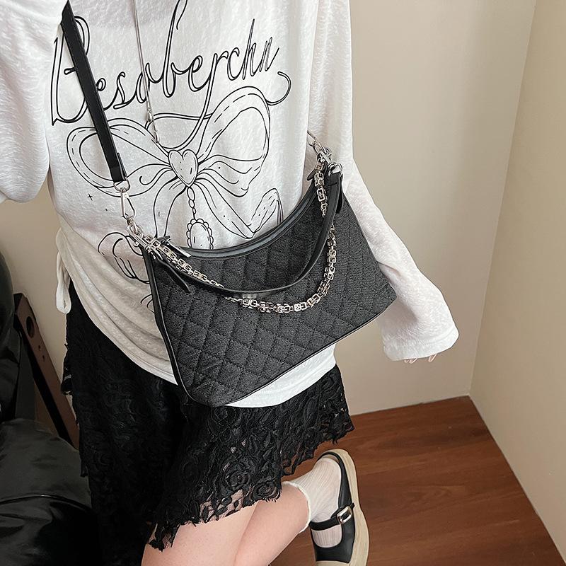 Bag Women's Premium Underarm Bag 2025 New Denim Rhombus Shoulder Bag Simple Crossbody Commuter Bag