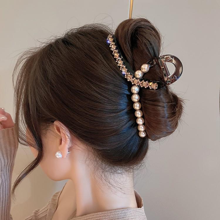 High-End Rhinestone Hair Claw: Sparkling Korean-Style Large Hair Clip for Women