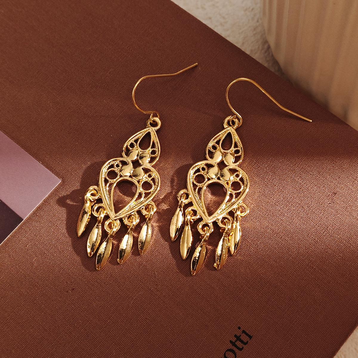 Gourd Love Leaves Hollow Fringed Ear Hooks, National Style Fashionable Simple Personality High-End Earrings Women