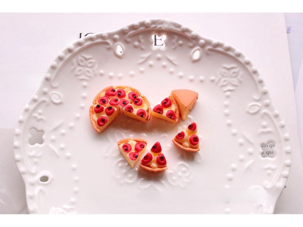 "Handmade Food-Themed Jewelry: Simulated Bread, Egg Tart, and Baguette Phone Accessories, DIY Resin Material"