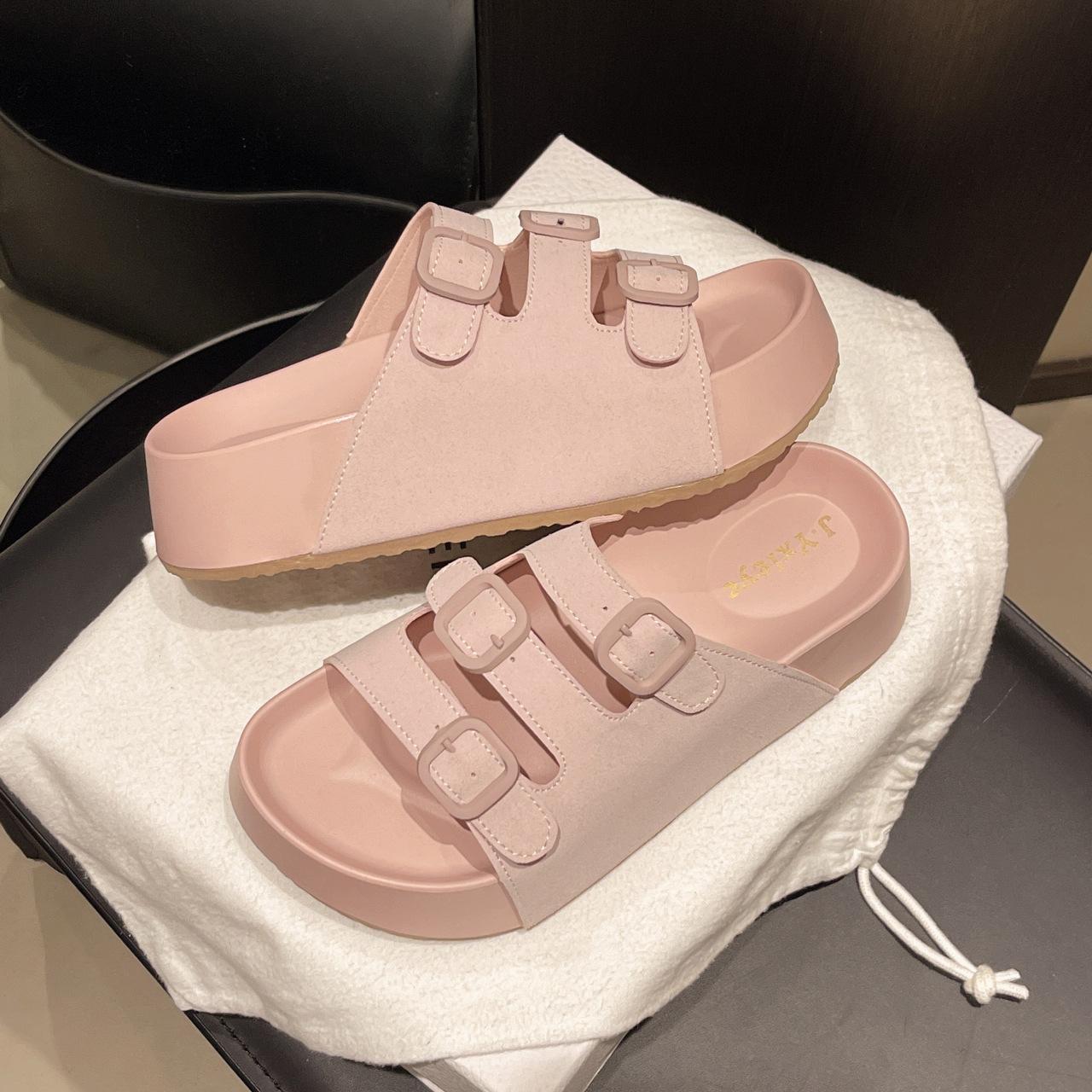 

Шлепанцы на толстой подошве женские для улицы 2025 лето новая мода кэжуал ретро пряжка кэжуал однословные крутые шлепанцы 40 розовый