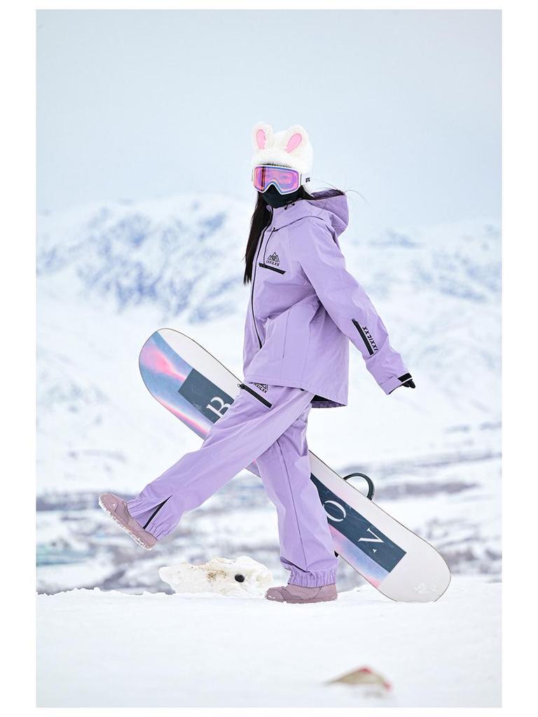 Women's Influencer Style Ski Suit: Padded Jacket with Hood