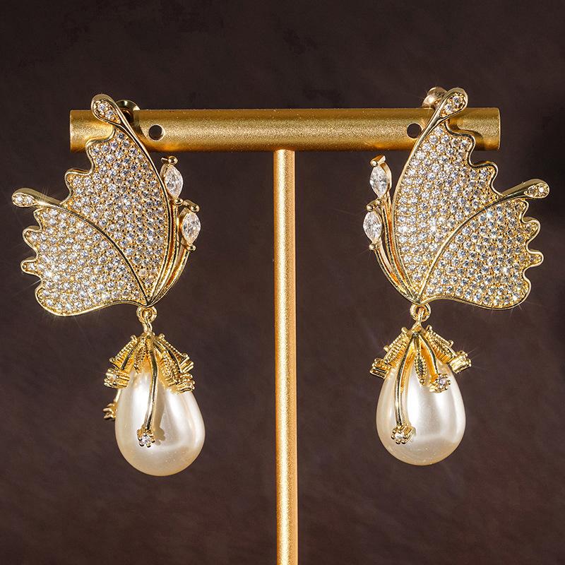 European and American Fashion Earrings, French Princess Diamond Butterfly Imitation Pearl Earrings, High-end Banquet Accessories