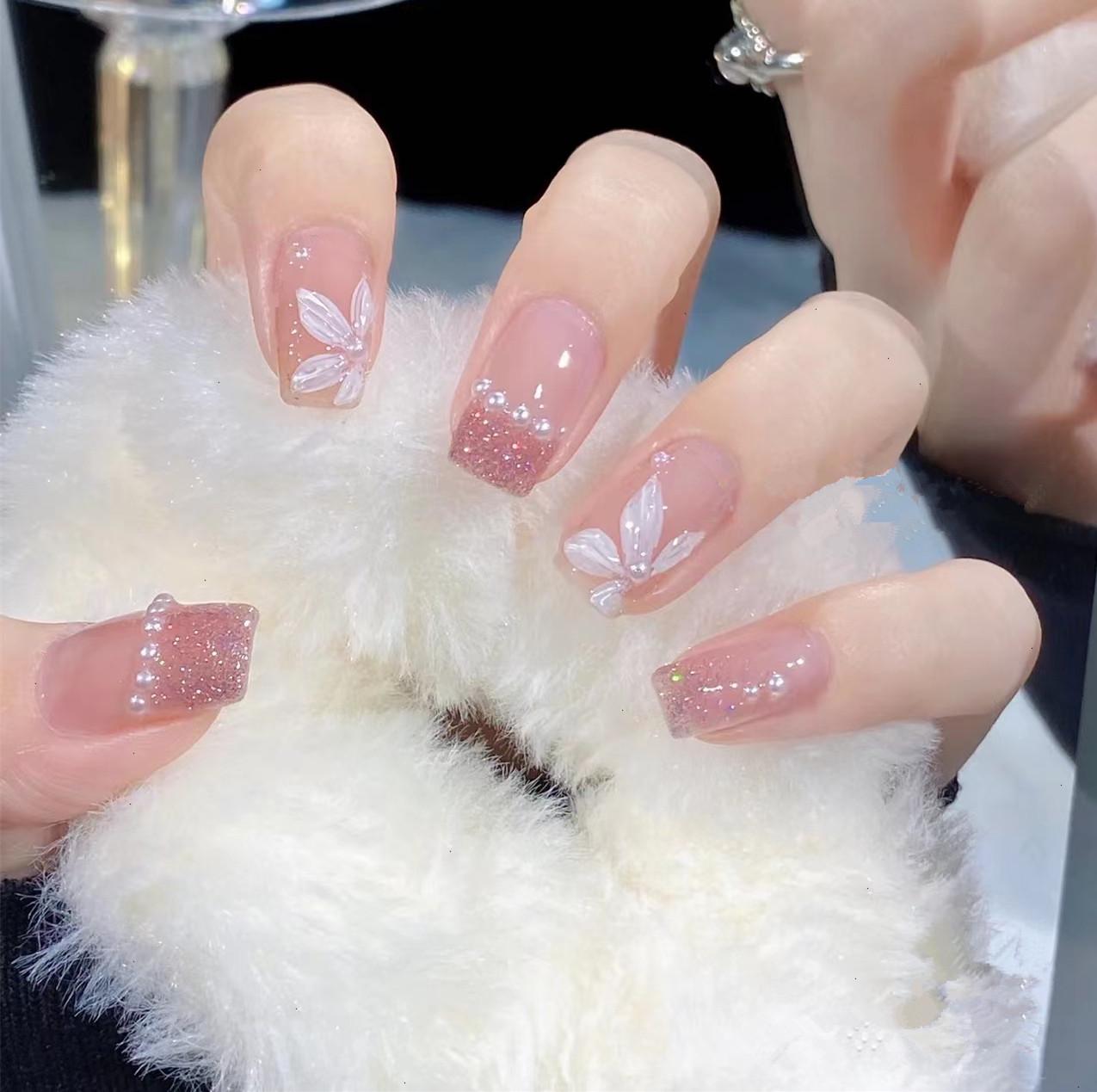 

Curated Wearable Nail Art: Short Removable Camellia Pearl Manicure Patches