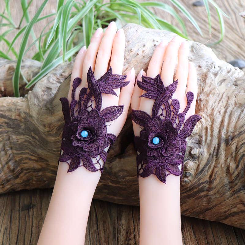 Ethnic Style Embroidered Fingerless Gloves with Wrist Guards for Women
