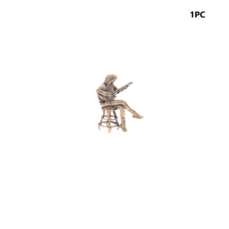 Bar Retrò Figura Bambola Chitarrista Donna Statua Ottone Vintage Modello Mini Figura Artigianale Ornamento da Scrivania Ufficio Decorazione Casa