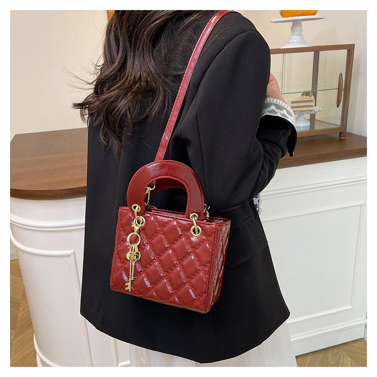 Trendy Diamond Quilted Faux Leather Shoulder Bag for Women Korean Style Fashionable Crossbody Square Purse