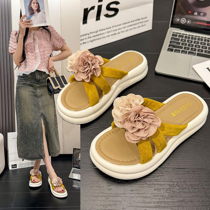 Thick-bottomed fairy wind seaside beach sandals girl soft-bottomed outer wear 2025 summer new flower cool slippers