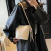 Simple Bag Women's Messenger Bag 2025 New Versatile Bucket Bag Niche Fashion Shoulder Underarm Bag One Piece Delivery