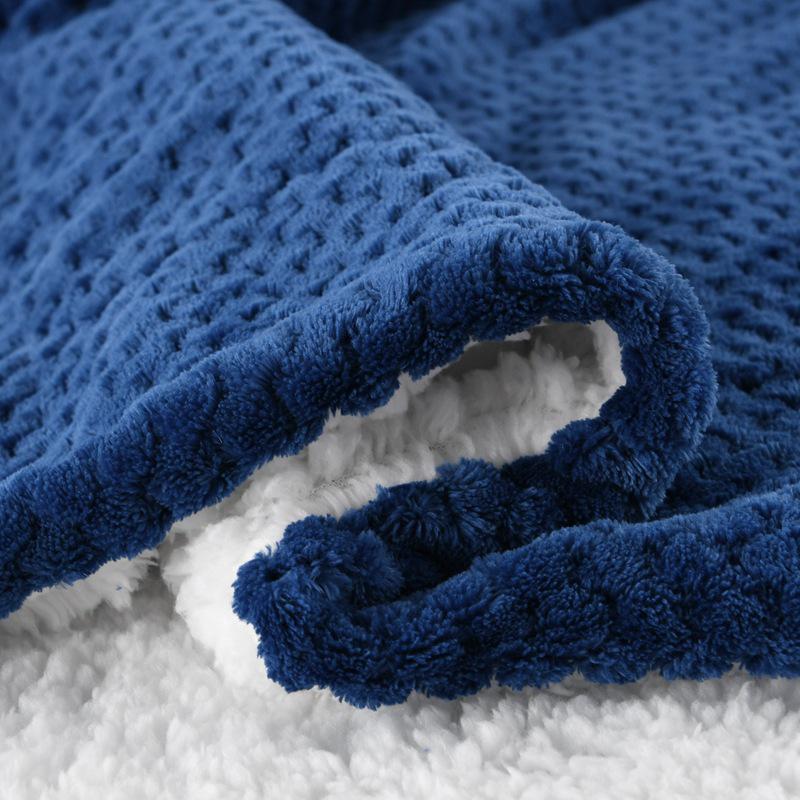 Double-Layer Thickened Pineapple and Coral Fleece Blanket - Lamb Fleece Cover, Perfect Gift