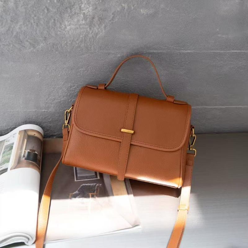 

Leather small square bag large-capacity shoulder bag simple and versatile niche messenger bag messenger bag commuter women s bag handbag 25*9*20cm золотисто-коричневый