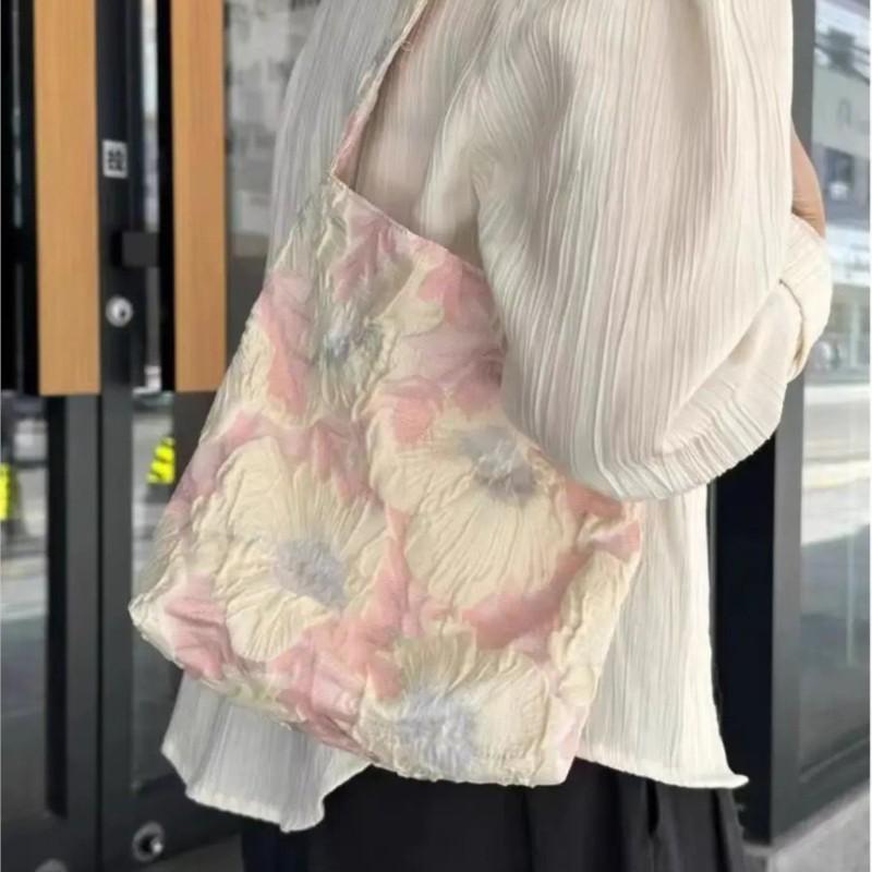 Retro Oil Painting Tulip Shoulder Bag Women Floral Crinkled Large Capacity Canvas Bag Ladies Artistic Elegant Underarm Bags 2025