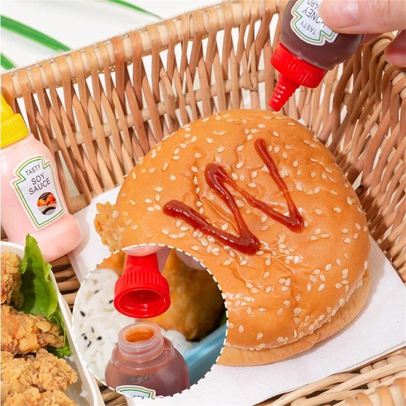 Mini Portable and Cute Sauce Bottle, Plastic Seasoning Squeezing Sauce Bottle, Japanese-style Salad Dressing Portioning Bottle