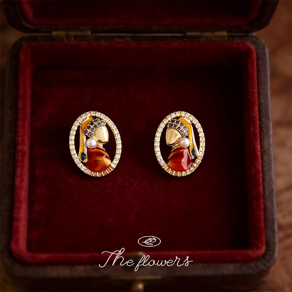 Original pearl less needle micro-inlaid zircon hand-painted portrait geometric earrings, new literary stud earrings