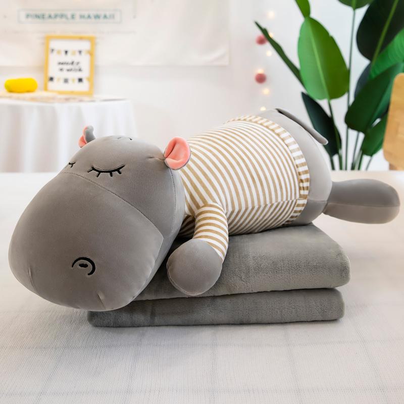 

Подушка и одеяло двойного назначения с рисунком из мультфильма: Уютное одеяло и подушка для дивана в подарок Hippo серый