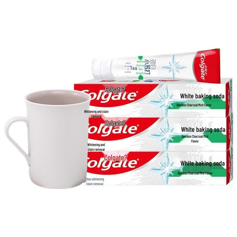 Набор Colgate Отбеливающая зубная паста с активированным углем и мятой с стаканчиком для полоскания рта