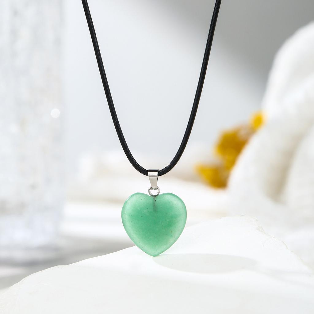 Natural crystal peach heart pendant, Dongling, tiger eye stone, three-dimensional heart-shaped pendant, accessories