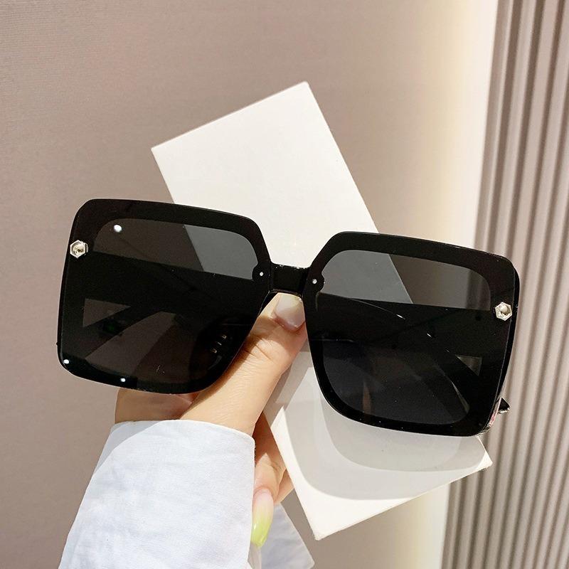Vintage Women's Sunglasses for Female Retro Square Sunglasses Shades Large Frame Sunglasses