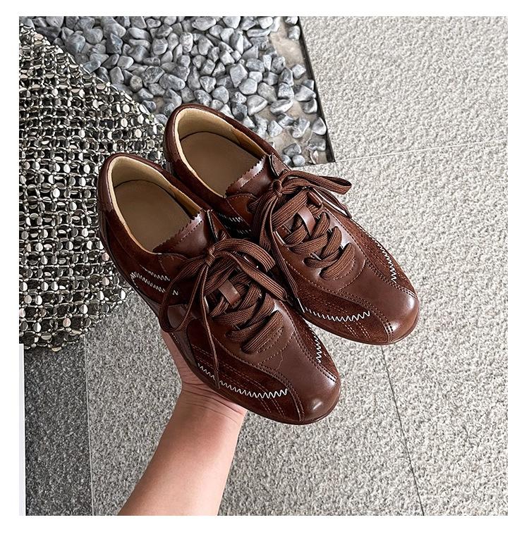 Retro feet small low-top board shoes women's autumn 2025 new fashion versatile student sports and leisure moral training shoes