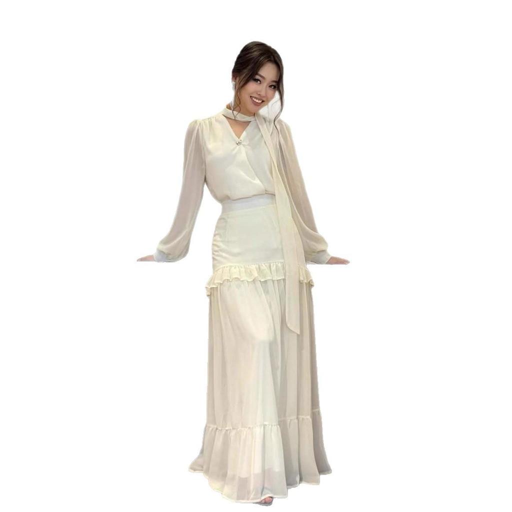 2025 Autumn Women's Retro V-Neck Ruffle Slim Fit Dress