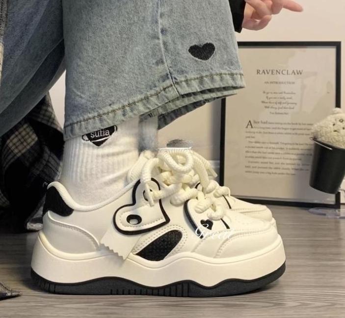 Fashion Women Platform Sneakers Star Design Lace Up Skateboard Flat Outdoor Comfortable Running Sports Shoes Tennis Jogging Sneakers