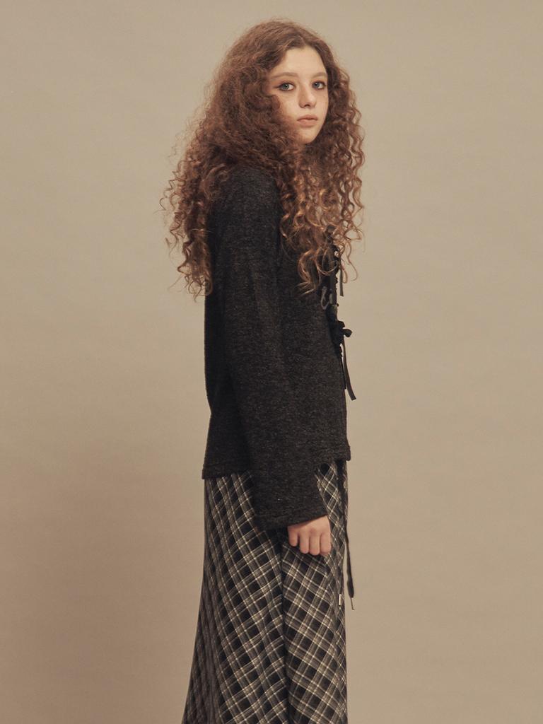 SETSETSET Moon Heart Ruffle Knit Top Black