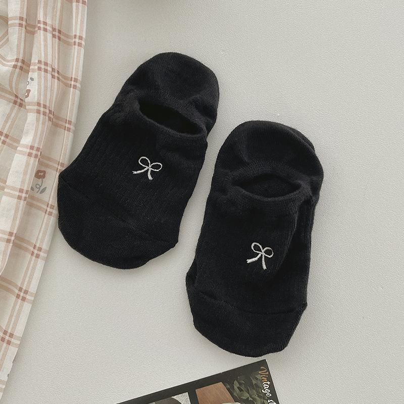 Women's Spring and Summer Bow Embroidered Solid Color Silicone Anti Slip Invisible Boat Socks