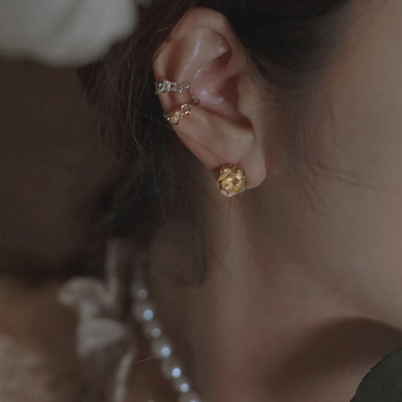 tomorrowobject Flower breeze. rose. earring 04