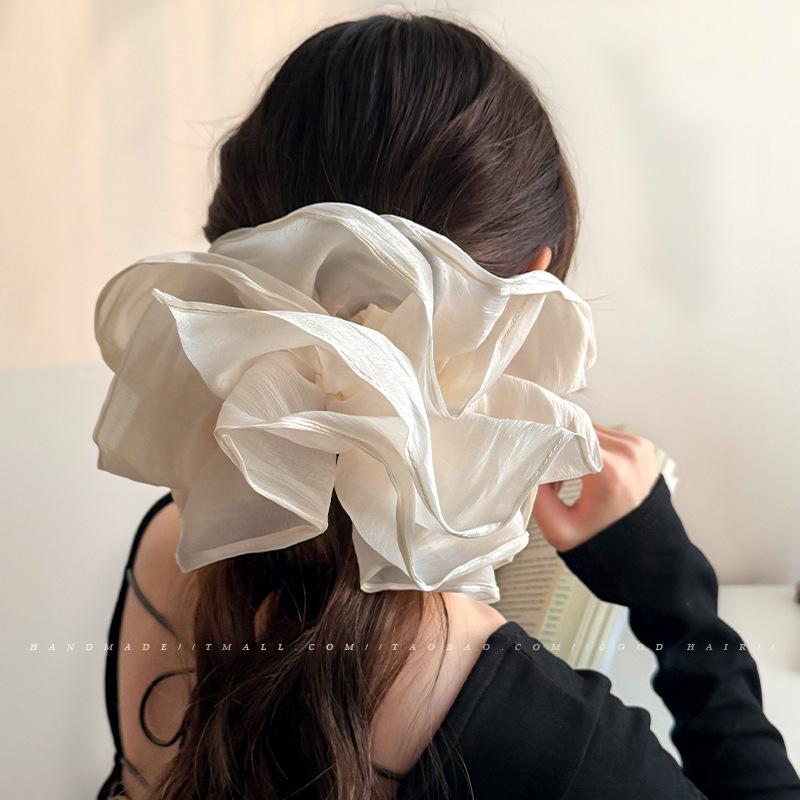 

2024 Элегантная очень большая кружевная резинка для волос: Усовершенствованная темпераментная резинка для волос для женщин белый