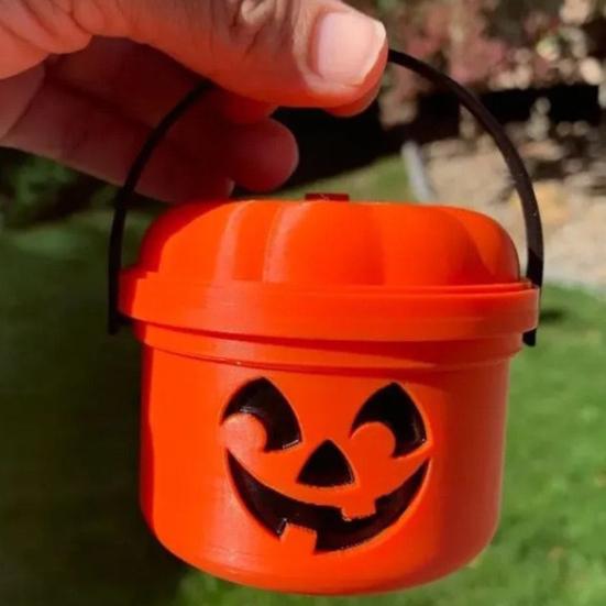 2 Pcs Halloween Boo Buckets Plastic Pumpkin Pails with Handle Portable Small Candy Bowls for Kids Trick or Treat Halloween Party Favors