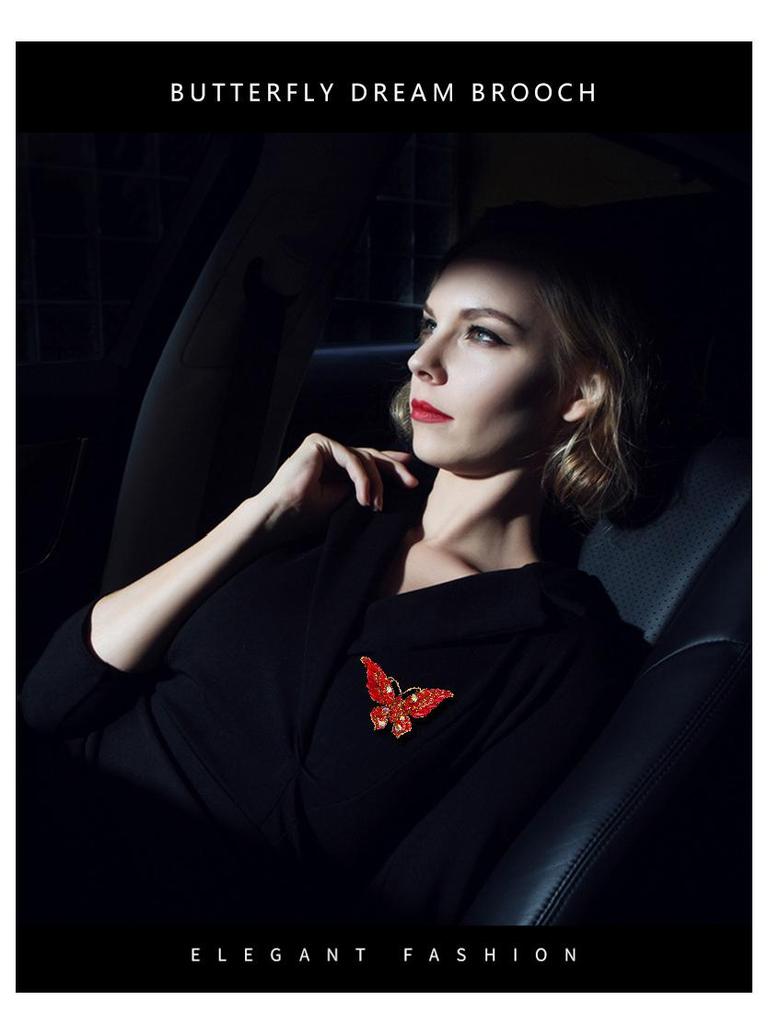 Broche Papillon en Cristal Élégant - Accessoire de Luxe Polyvalent pour Femmes pour Manteaux, Corsages et Chaussures