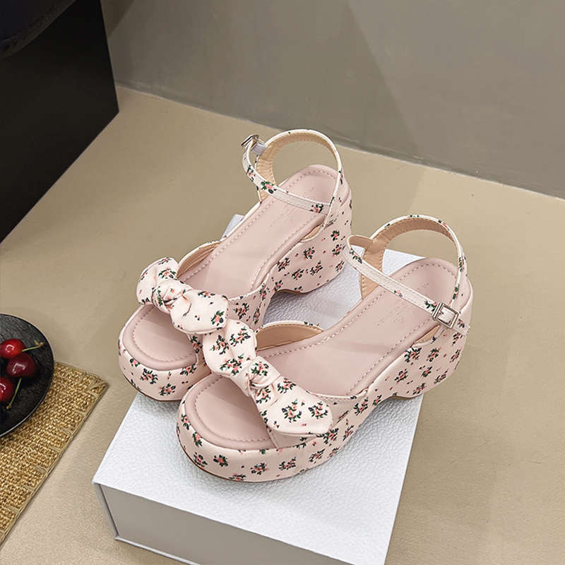 

With skirts, French beautiful non-tiring high heels, women s 2025 new summer small thick-soled wedge sandals 40