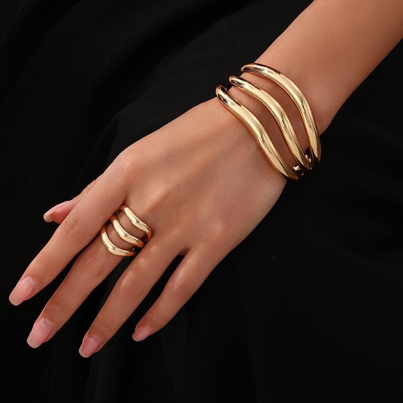 Европейский и американский преувеличенный стиль личность металл полый многослойный волнистый узор кольцо браслет ювелирный набор
