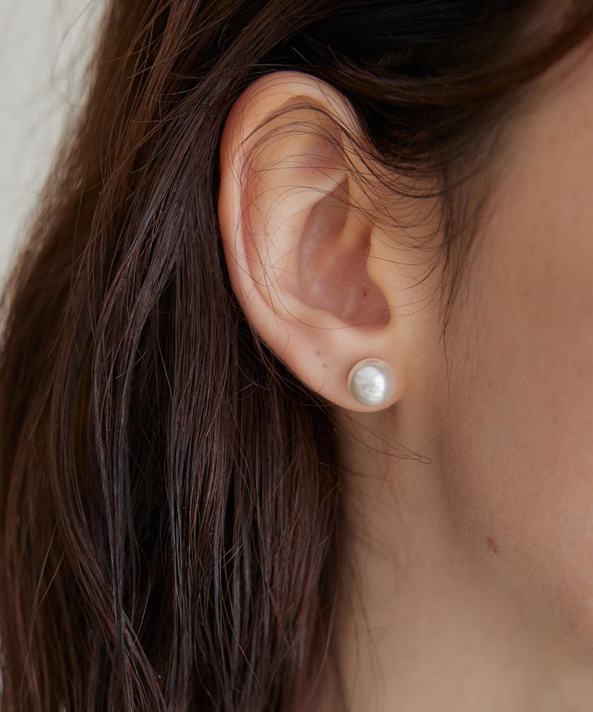 Merrymotive White Basic Pearl Earrings